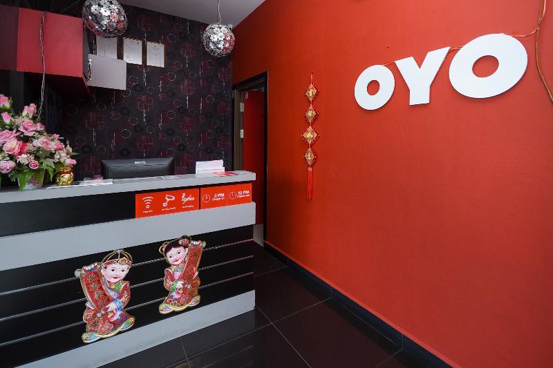 Oyo 89301 Ys Inn Miri Exterior foto