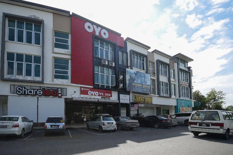 Oyo 89301 Ys Inn Miri Exterior foto